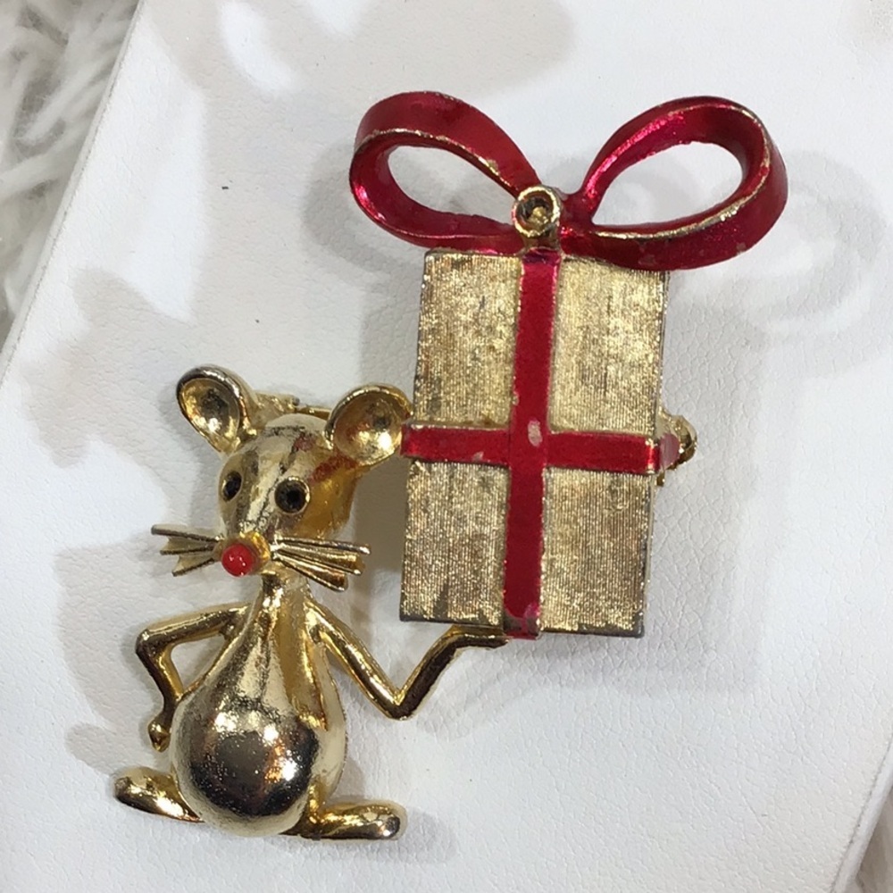 Vintage MYLU rhinestone mouse Christmas gift pin